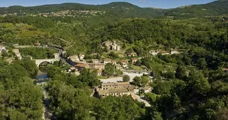 Aire d'accueil et de services pour camping-cars au camping Le Moulin d'Onclaire Aire d'accueil et de services pour camping-cars au camping Le Moulin d'Onclaire