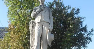 Statue - mémorial de Michel Varis