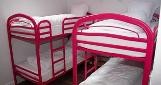 10 chambre 4 personnes gîte d'étape et de groupe de la métairie Saché (2)