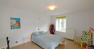 12 chambre PMR gîte d'étape et de groupe de la métairie Saché (1)