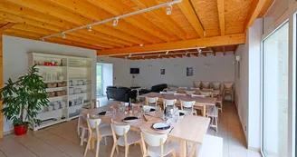 3 salle de séjour gîte d'étape et de groupe de la métairie Saché (1)