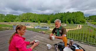 6 terrasse gîte d'étape et de groupe de la métairie Saché
