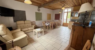 GITE DE GROUPE-LERNE-GITE TERTUF- Salle à manger