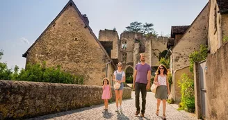 1_visite-de-montresor-lun-des-plus-beaux-villages-de-france_jean-christophe-coutand_2029-12-31_medium