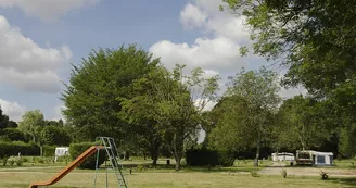 Ouzouer sur trézée-camping municipal de la Trézée-terrain