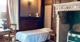 Chateau de Jallanges chambre Henri II (3)
