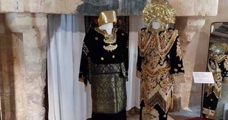 Musée des costumes et parures du monde