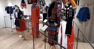 Musée des costumes et parures du monde