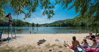 Baignade dans le Lot à Luzech_01 © Lot Tourisme - C. ORY