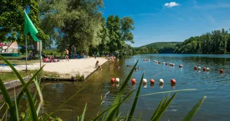 Baignade dans le Lot à Luzech_01 © Lot Tourisme - C. ORY