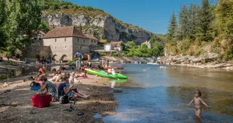 Baignade dans le Célé à Cabrerets_01 © Lot Tourisme - C. ORY
