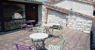 Médiathèque Monflanquin_terrasse_1_2
