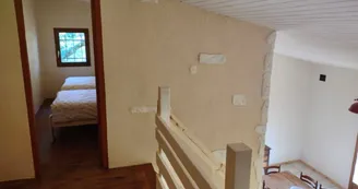HLOAQU047V50JAKQ_mezzanine.jpg