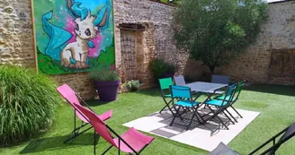 Jardin avec graff - Médiathèque La Fabrik