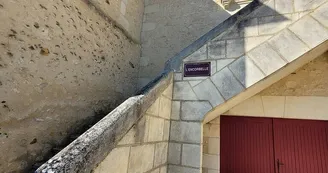 l'escalier menant à l'appartement l'Encorbelle Douzillac