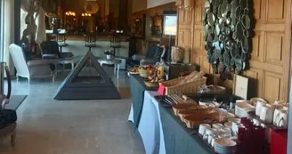 Arc-Hôtel buffet petit déjeuner