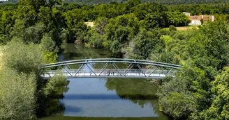 Moulin-du-duellas-passerelle-portrait-vallee-isle-perigord Moulin-du-duellas-passerelle-portrait-vallee-isle-perigord
