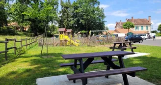 aire-de-pique-nique-vallereuil