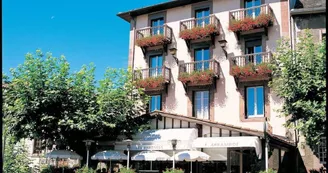 Hotel restaurant Les Pyrenees - facade - St Jean Pied de Port
