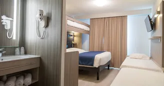 Kyriad Poitiers - Jules Verne*** - Chambre Familiale