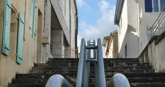 2020 - Montfort-en-Chalosse Escalier mairie ©vio.photographe