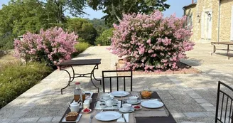 domaine-ecrin-lumiere-petit-dejeuner-campsegret-tourisme-vallee-isle domaine-ecrin-lumiere-petit-dejeuner-campsegret-tourisme-vallee-isle