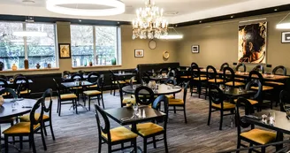 SALLE RESTAURANT
