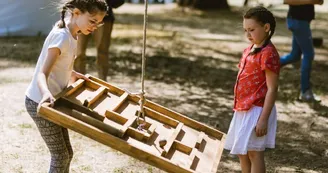 6 CHATEAU DE BRIDOIRE - jeux enfants bois ancien