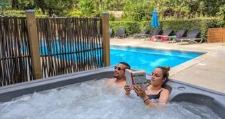 Piscine et Jacuzzi Piscine et Jacuzzi