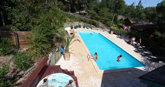 Piscine chauffée et spa Piscine chauffée et spa