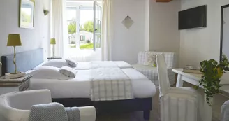 Chambre confort double/twin vue rivière à l'Hôtel au Marais