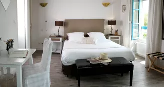 Une chambre à l'Hôtel au Marais
