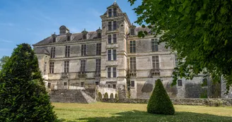 -D-Darrault-Petites-Cites-de-Caractere-Château