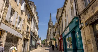 -D-Darrault-Petites-Cites-de-Caractere-Rue du Général de Gaulle