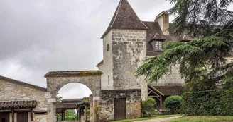 CHATEAU DE LAUQUERIE ENTREE800x600