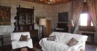CHATEAU LAUQUERIE LAUZUN SALON OK