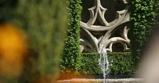 Eglise Notre-Dame et jardins du Cloître