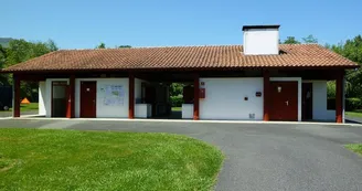 Camping-irouleguy-municipal-batiments-sanitaires-st etienne de baigorry©otgb