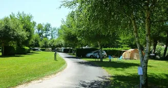 Camping-irouleguy-municipal-emplacements-st etienne de baigorry©otgb