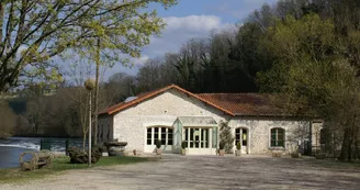salle-de-la-riviere