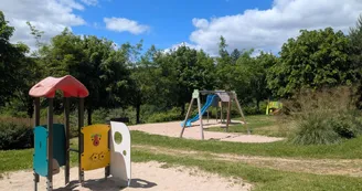 Aire de jeux et de pique nique Treignac