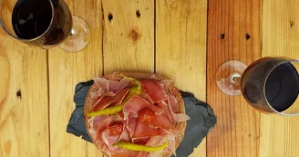 Bar-ardoise jambon gîte Chaneü Bar-ardoise jambon gîte Chaneü