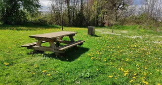 Aire de jeux pour enfants - Aussevielle - les tables