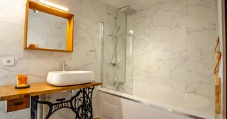 L'Ecurie salle de bain.jpg L'Ecurie salle de bain.jpg
