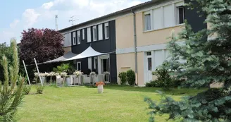 Hôtel Air Lane Aérodrome Brienne-le-Château Grands lacs de champagne (2).jpg Hôtel Air Lane Aérodrome Brienne-le-Château Grands lacs de champagne (2).jpg