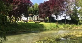 Aire de camping-car buxeuil.jpg