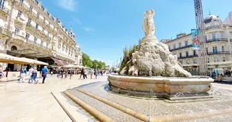 Place-de-la-Comedie-ete