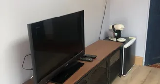 coin téléviseur + café+ réfrigérateur