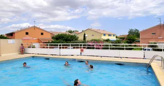 vue piscine de la résidence vue piscine de la résidence