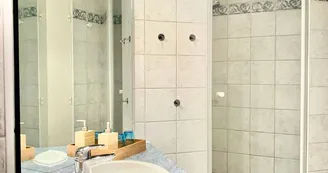 Chambre familiale Jasse SDB